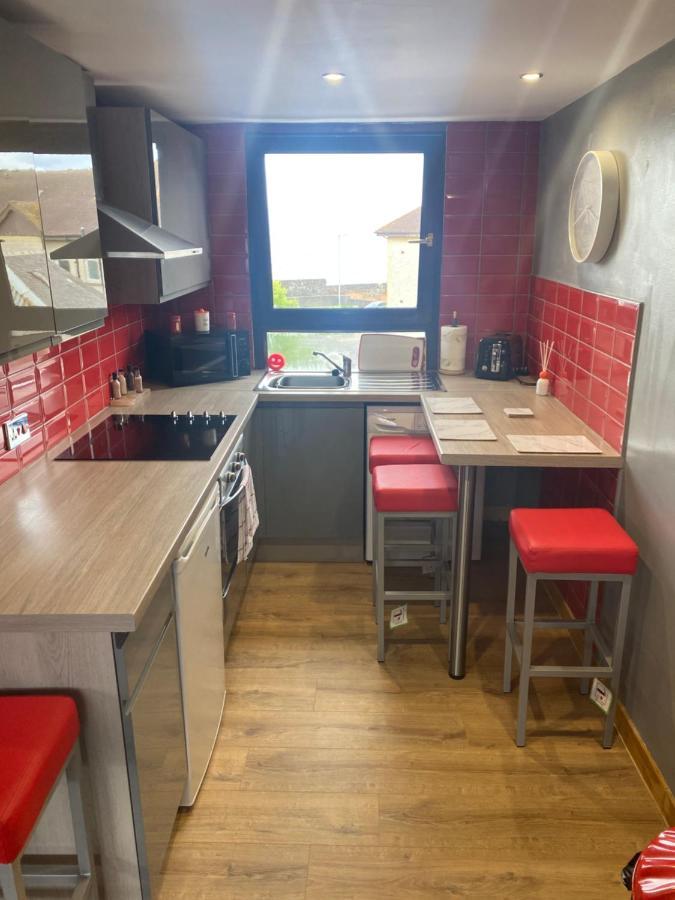 2 Bedroom Apartment In Saltcoats Town Beside The Seaside Экстерьер фото